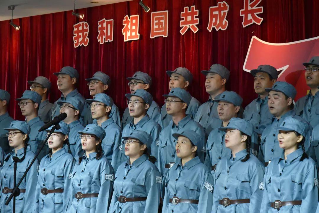遭反噬了？贾玲不止电影海报抄袭，2年抄6部小品是抄袭惯犯